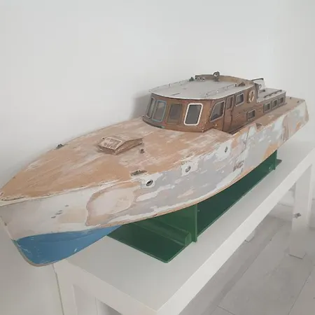 L' Escale Du Bord De *